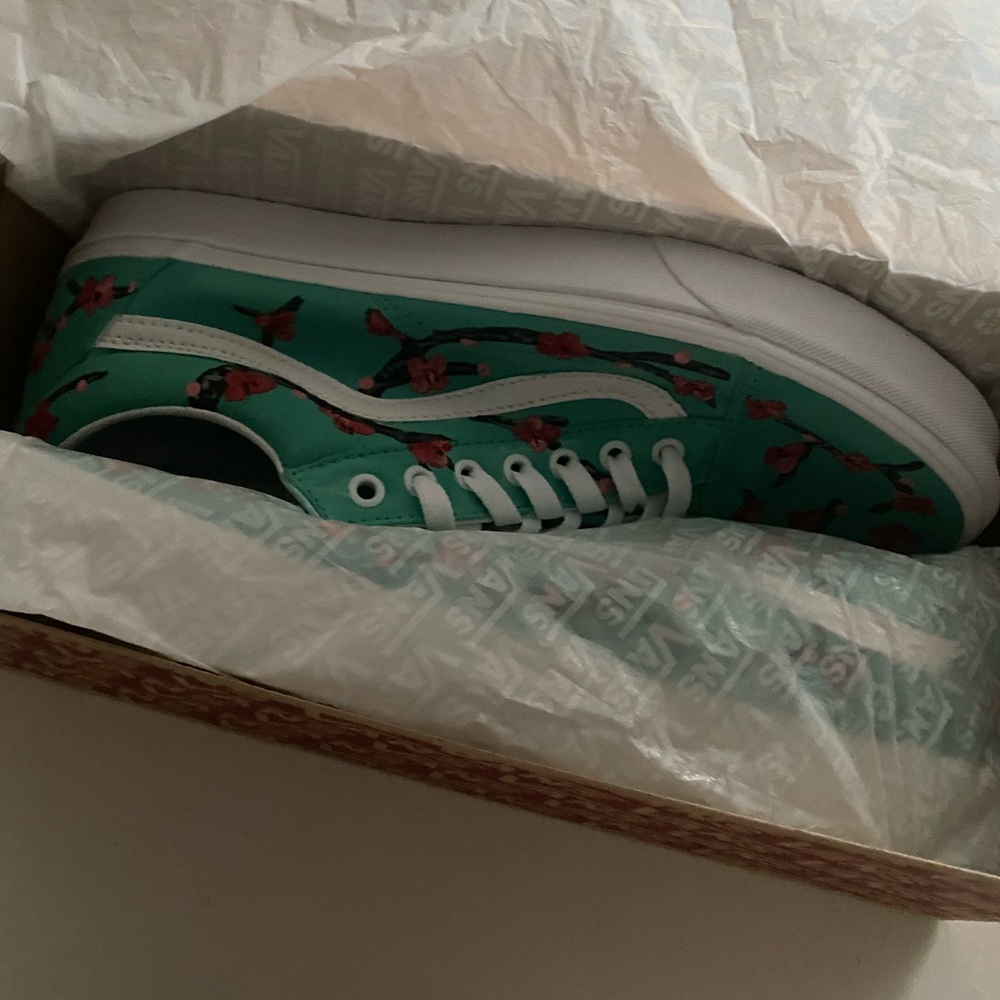 NWT Custom hand painted Vans - Picture 12 of 13